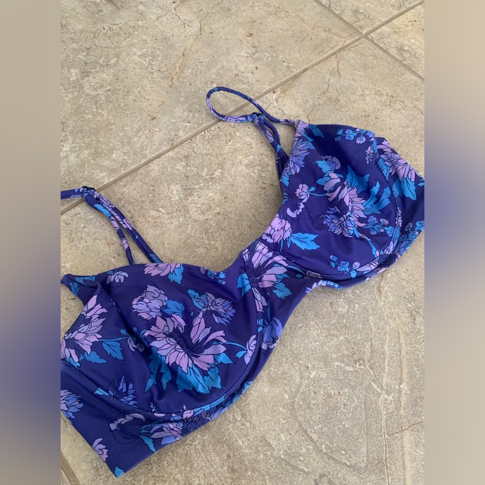 PINKCOLADA TROPEZ BIKINI TOP AND MALDIVES BIKINI BOTTOMS IN VIOLET WILD BLOOM - Picture 4 of 10